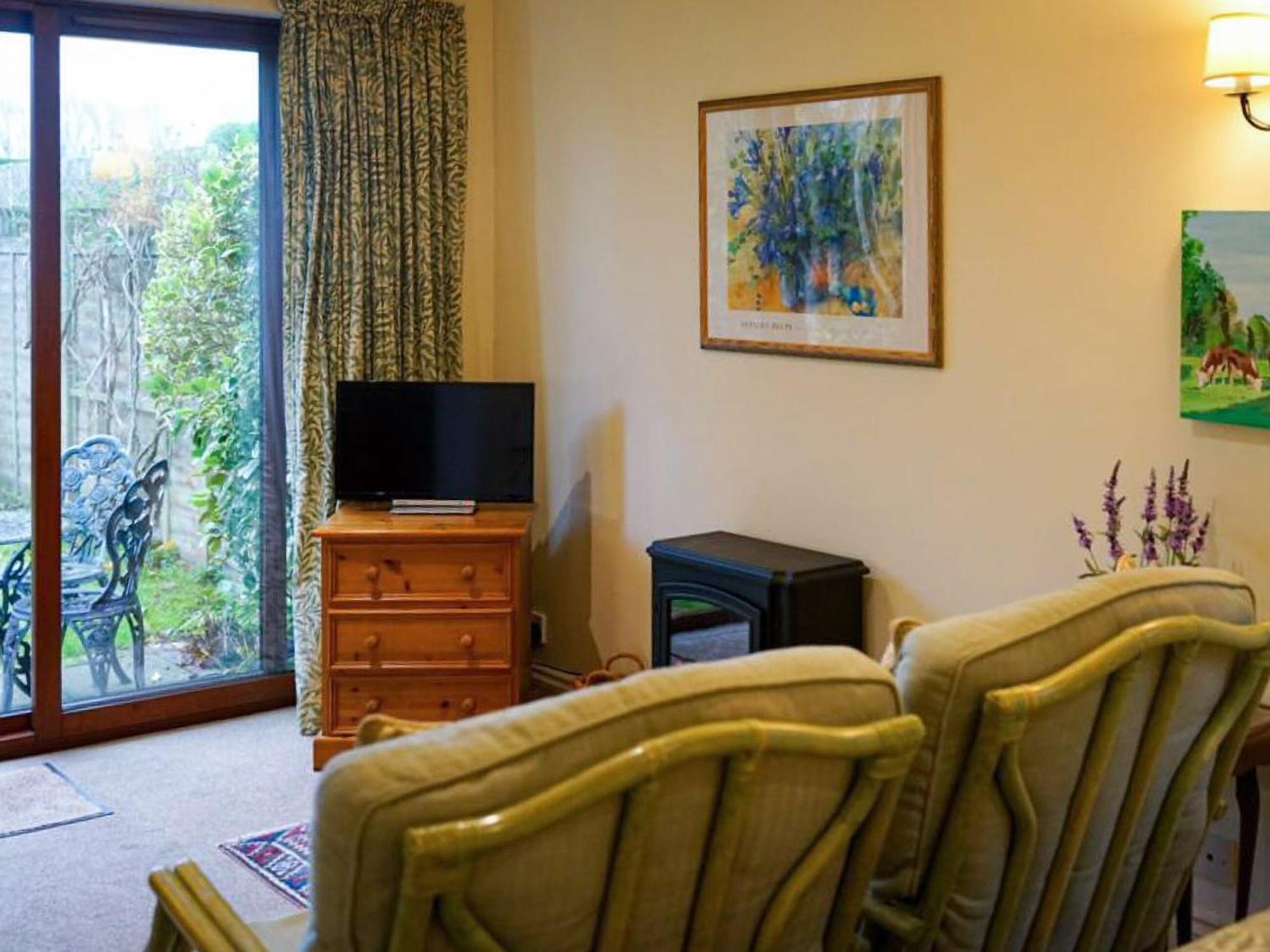 Honeysuckle Cottage North Mundham 外观 照片